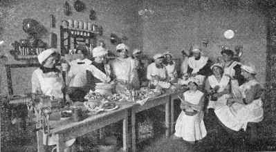 Žačky kuchařské školy v Hradci Králové